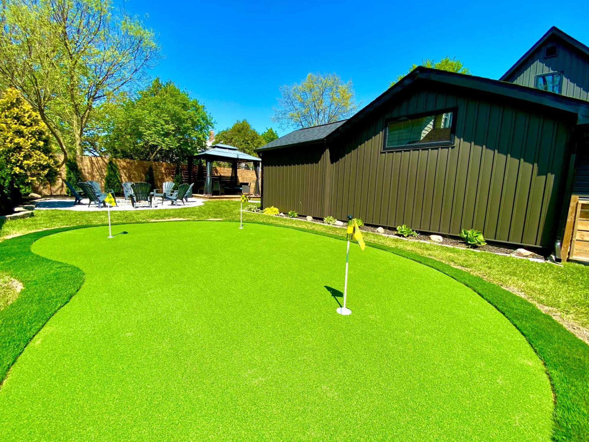 Stylish Downtown Kingsville Getaway With Putting Green, Firepit & Games Exteriör bild